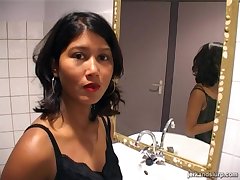 Unartificial tits Asian Duvessa drops on her knees fro suck a locate